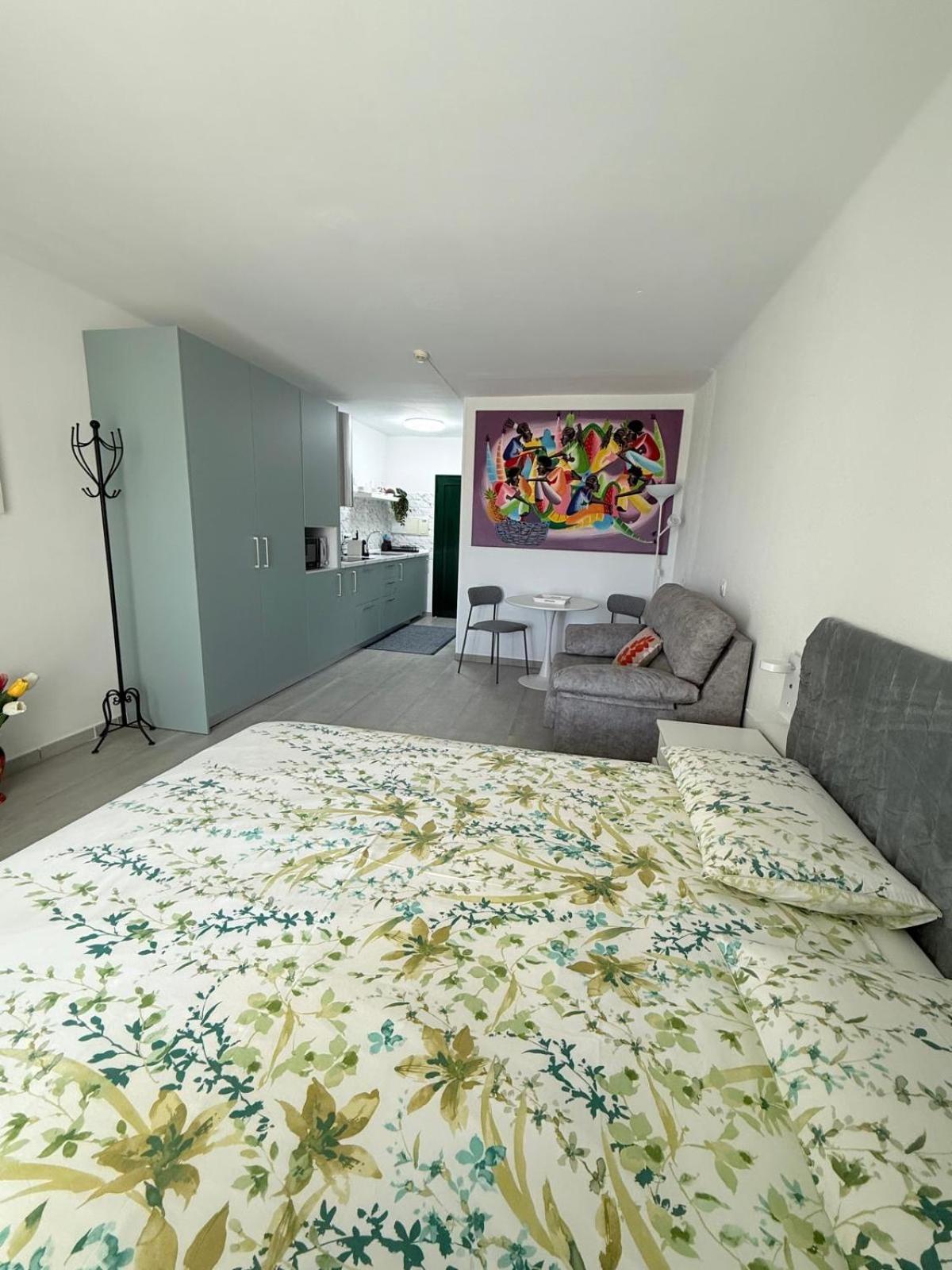 קוסטה טגוויסה Al Sole Studios Residence Playa Roca מראה חיצוני תמונה