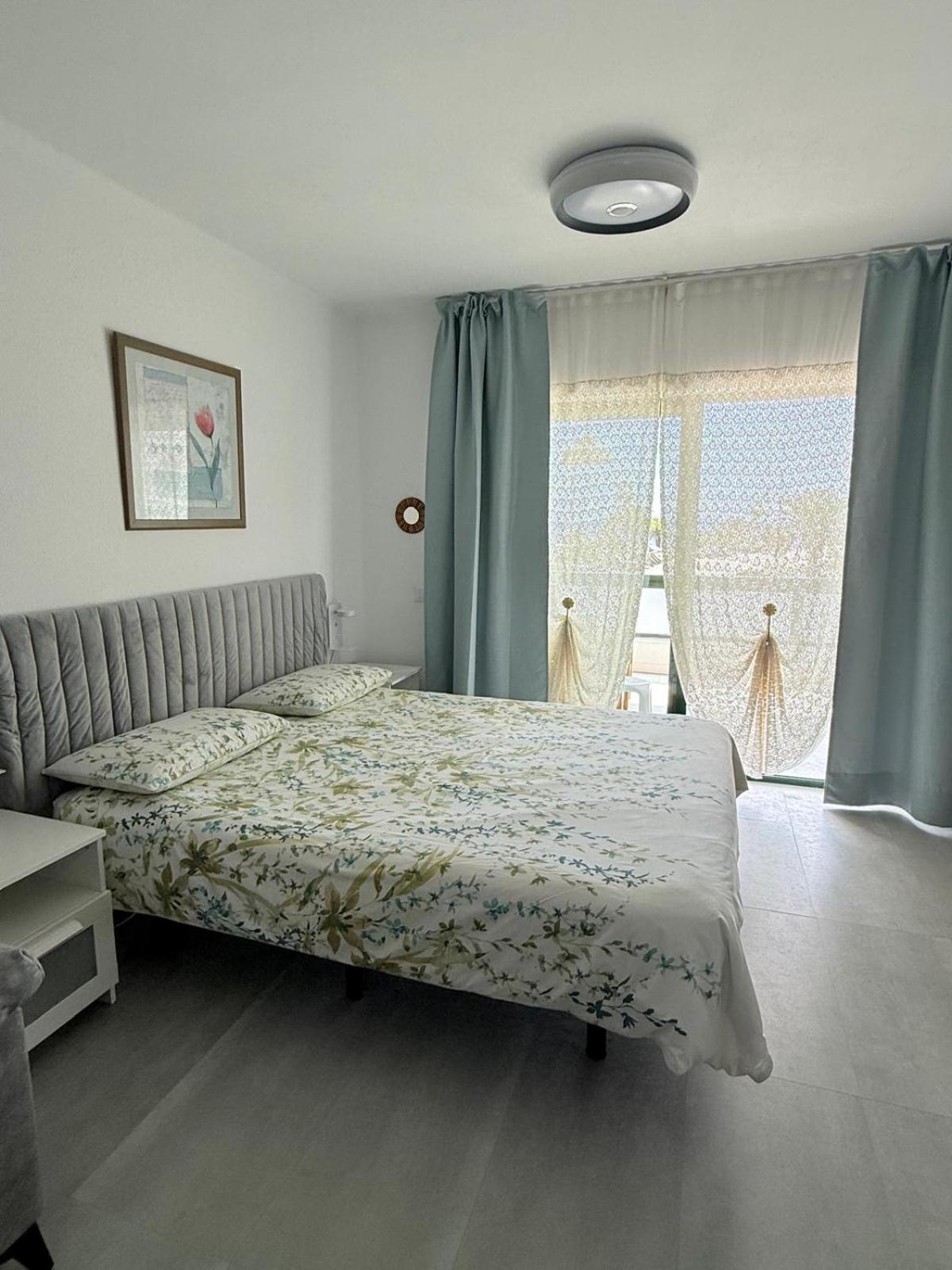 קוסטה טגוויסה Al Sole Studios Residence Playa Roca מראה חיצוני תמונה