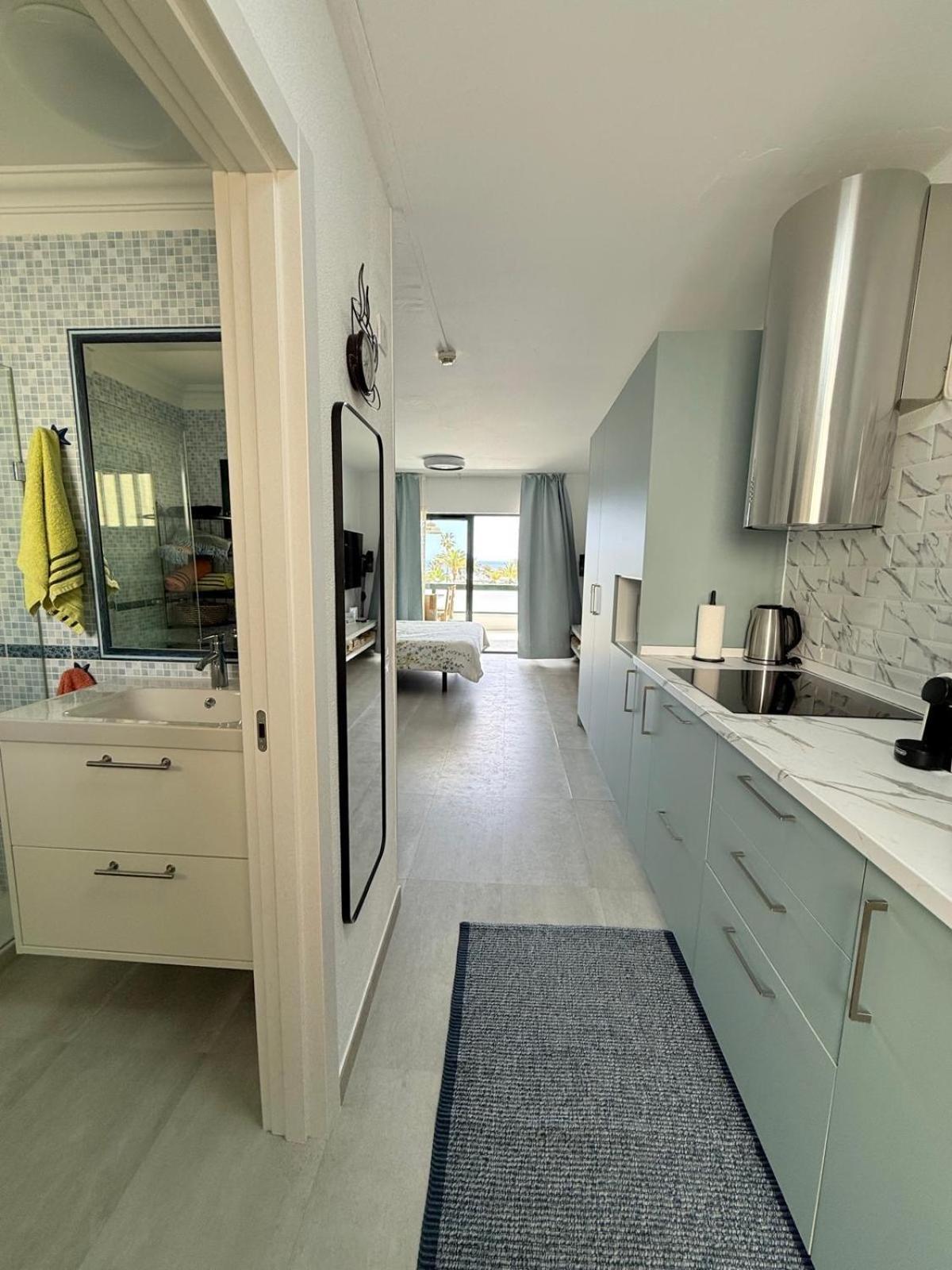 קוסטה טגוויסה Al Sole Studios Residence Playa Roca מראה חיצוני תמונה