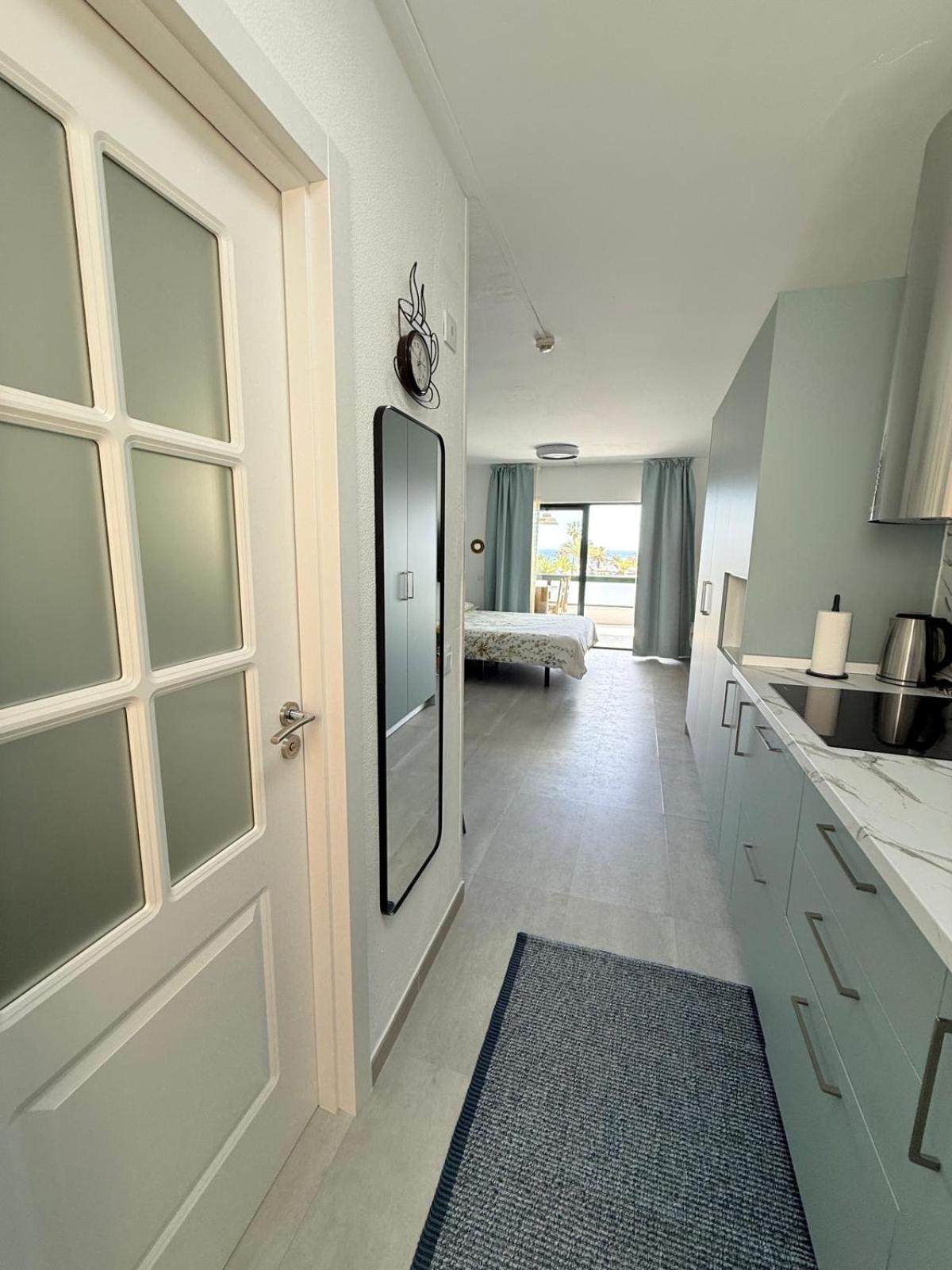 קוסטה טגוויסה Al Sole Studios Residence Playa Roca מראה חיצוני תמונה