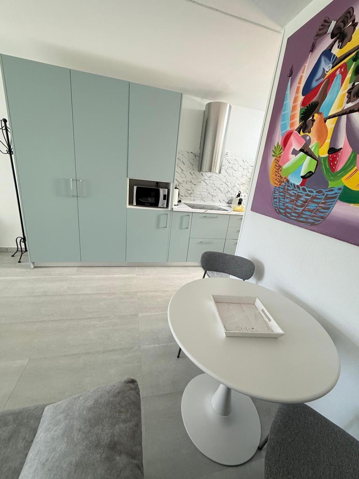 קוסטה טגוויסה Al Sole Studios Residence Playa Roca מראה חיצוני תמונה