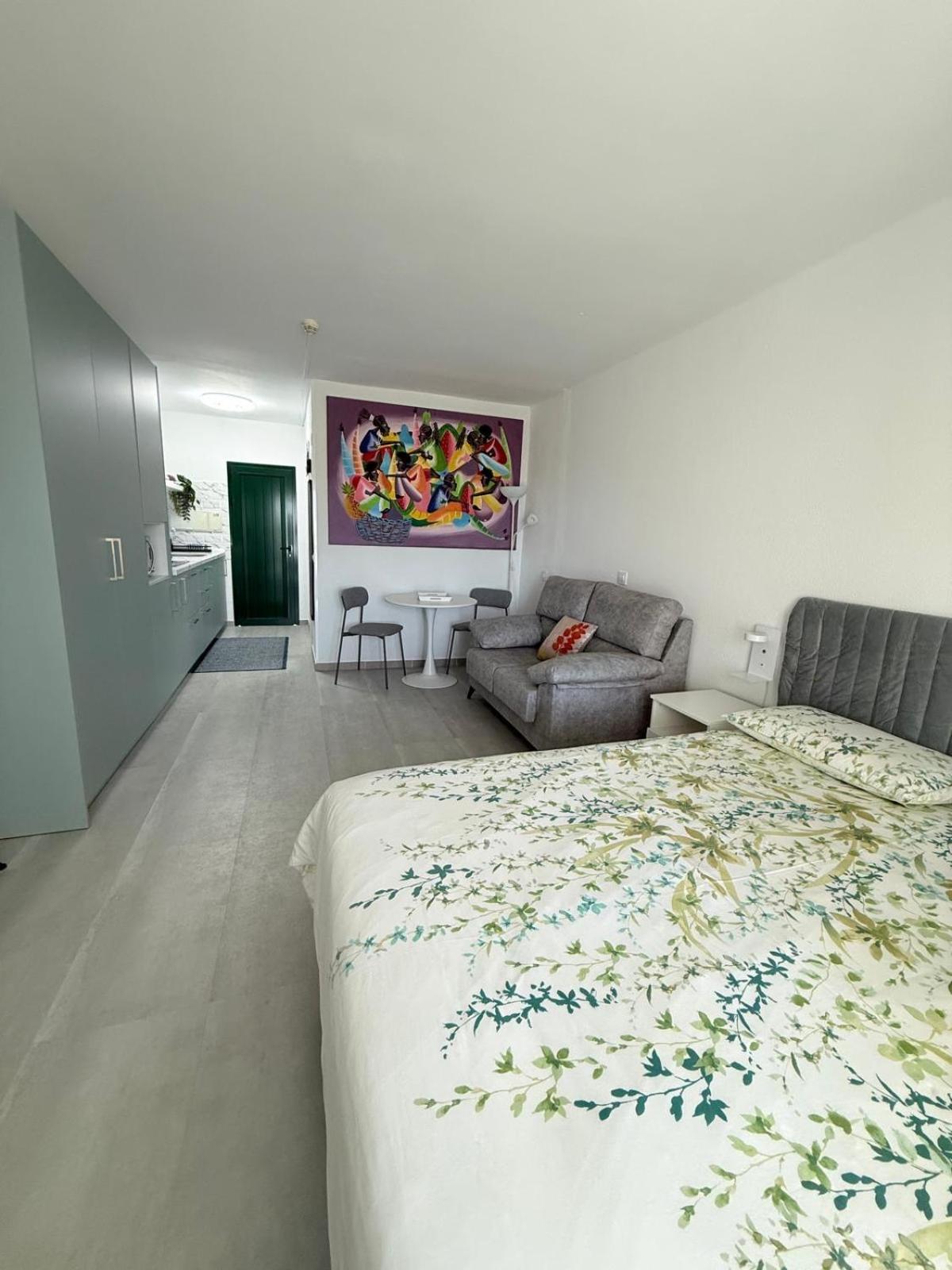 קוסטה טגוויסה Al Sole Studios Residence Playa Roca מראה חיצוני תמונה